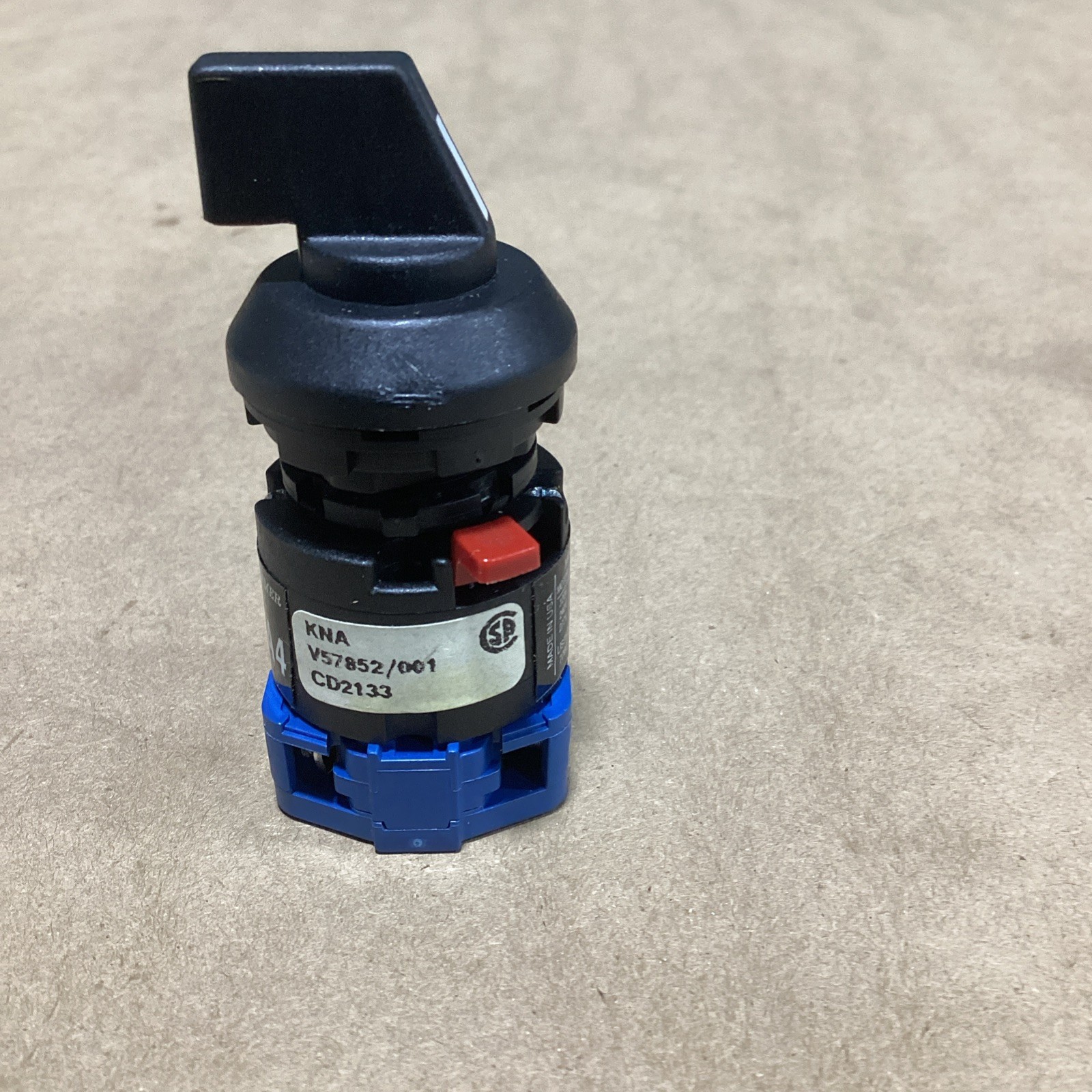 KRAUS & NAIMER CA4 SELECTOR SWITCH 2 POSITION MAINTAINED 50/60HZ 220-240V NNB