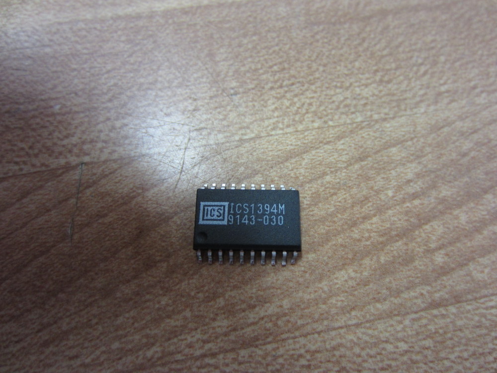 ICS ICS1394M 1394M 1394M 9143-030 9125-030