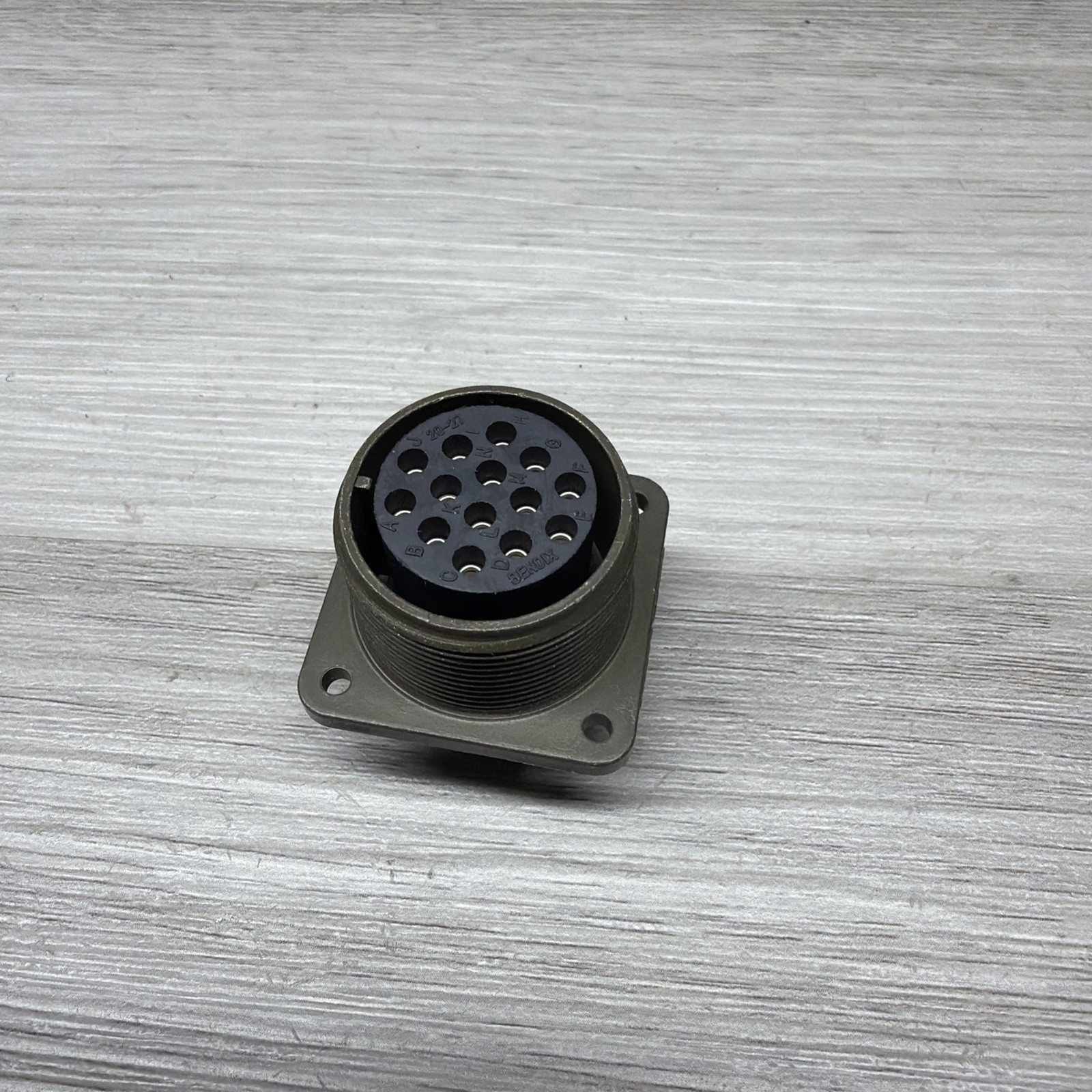 Amphenol MS3102E20-27S 14-Pin Receptacle For Circular Connector, New