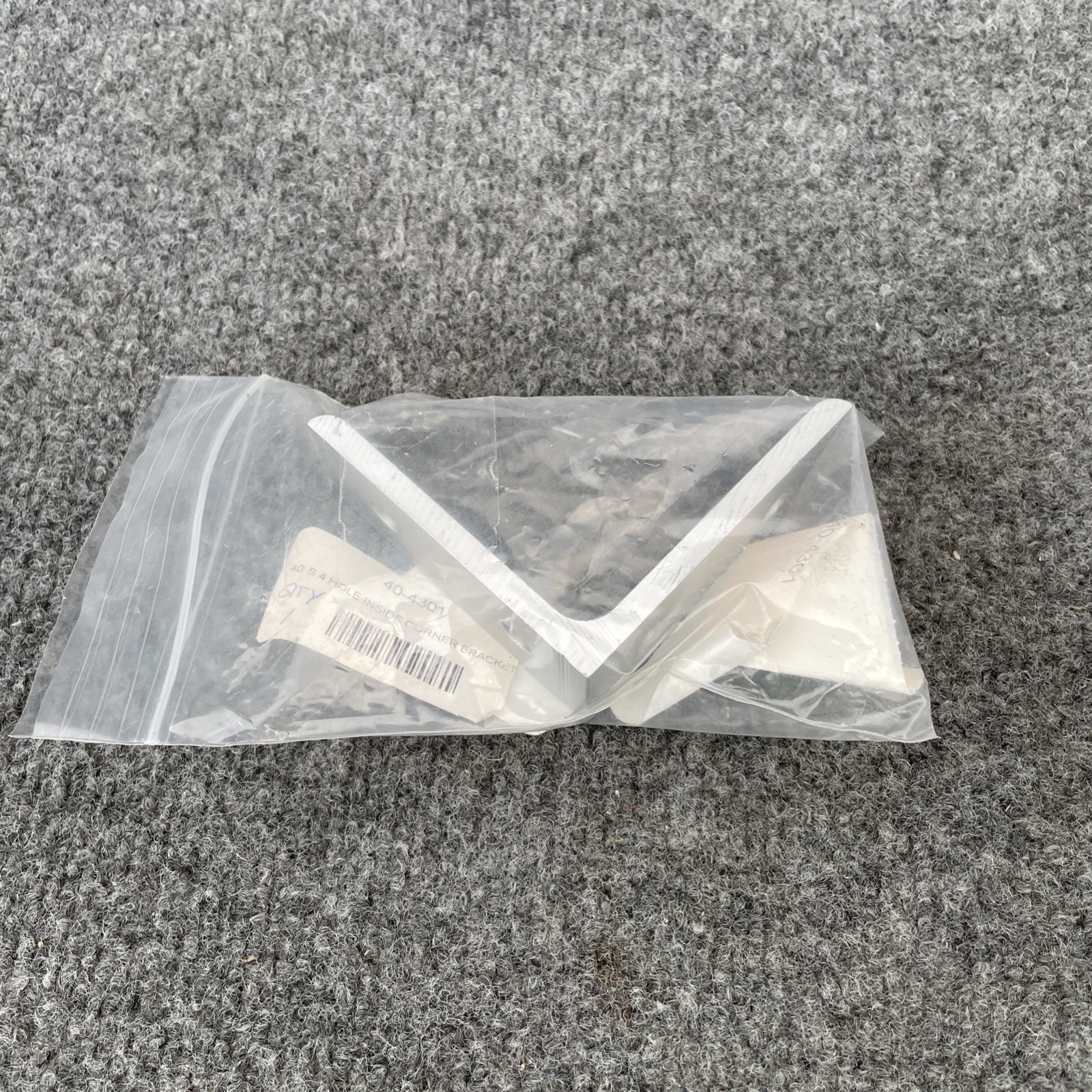 80/20 40-4301 4 Hole Inside Corner Bracket New Other