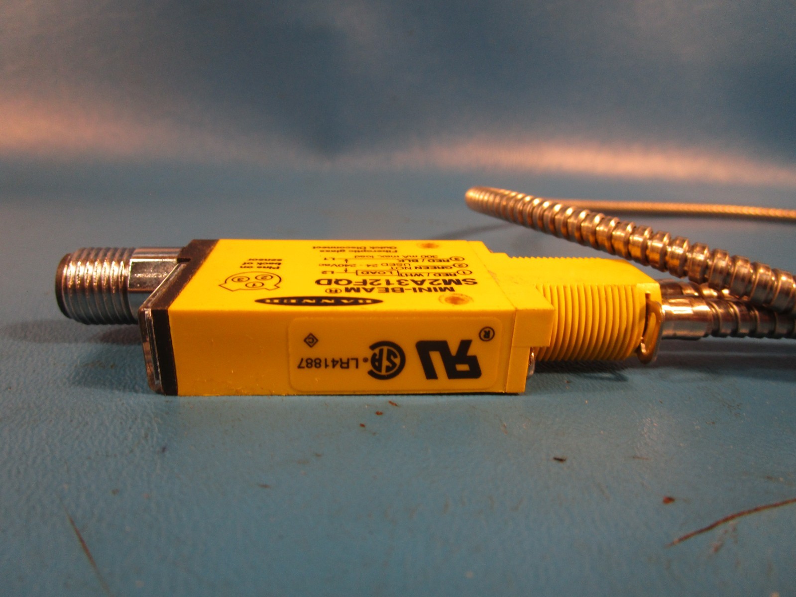 Banner SM2A312FQD, FIBER OPTIC AMPLIFIER, MINI-BEAM w/ BR23S Cable, Infared 880