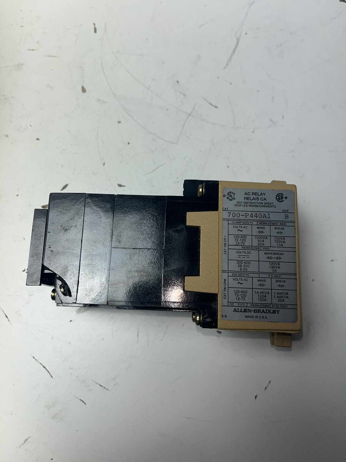 New ALLEN-BRADLEY 700-P440A1 TYPE P CONTROL RELAY. 115-120V 60HZ / 110V 50HZ New