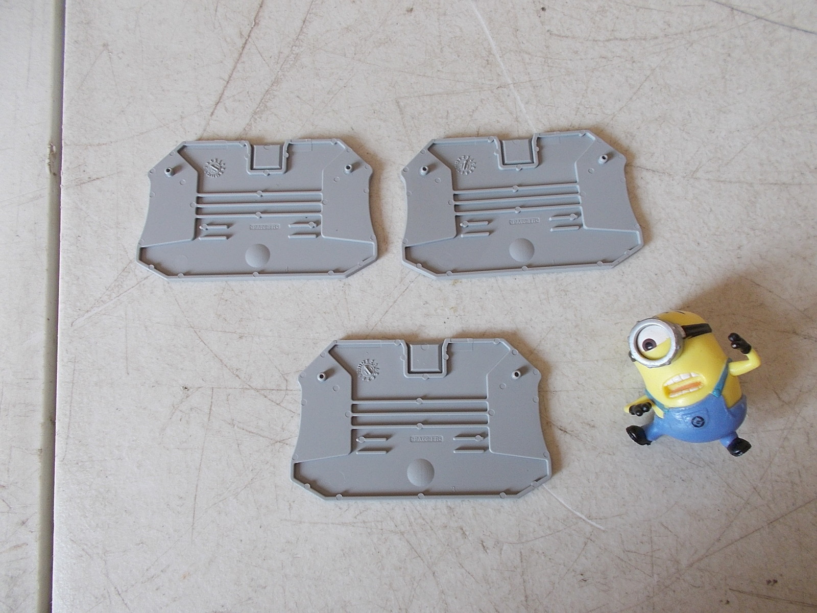 NEW Phoenix Contact Type D-UT 2,5-4 End Barriers, Lot of 3 *FREE SHIPPING*