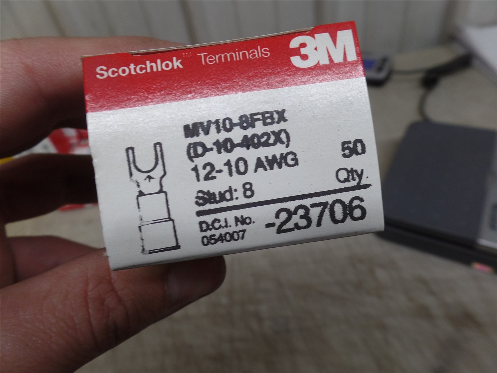GENUINE 3M SCOTCHLOK MV10-8FBX INSULATED FORK TERMINALS, 12-10 AWG, BOX OF 50!!!