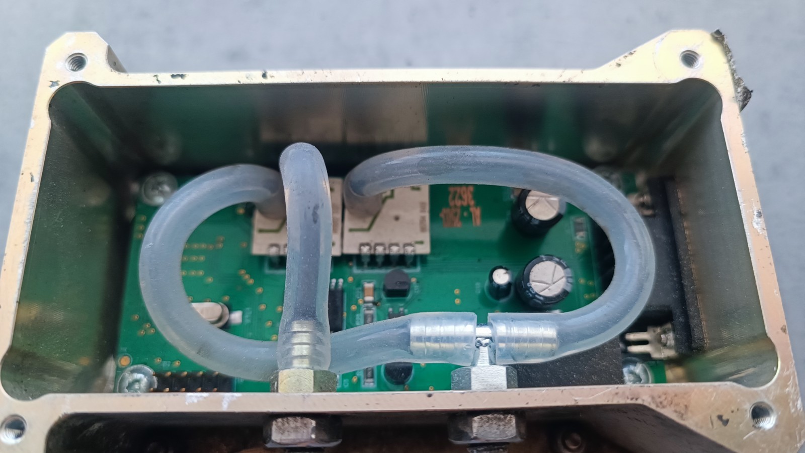 Electronic differential pressure sensor with digital interface.