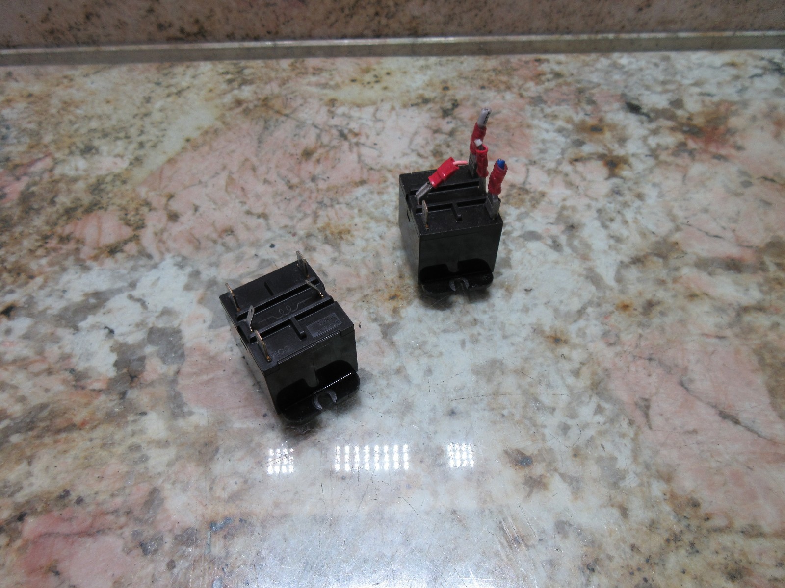 OMRON SAFETY SWITCH G4B-112T-C-US 24VDC 0442Y4 CNC LOT OF 2