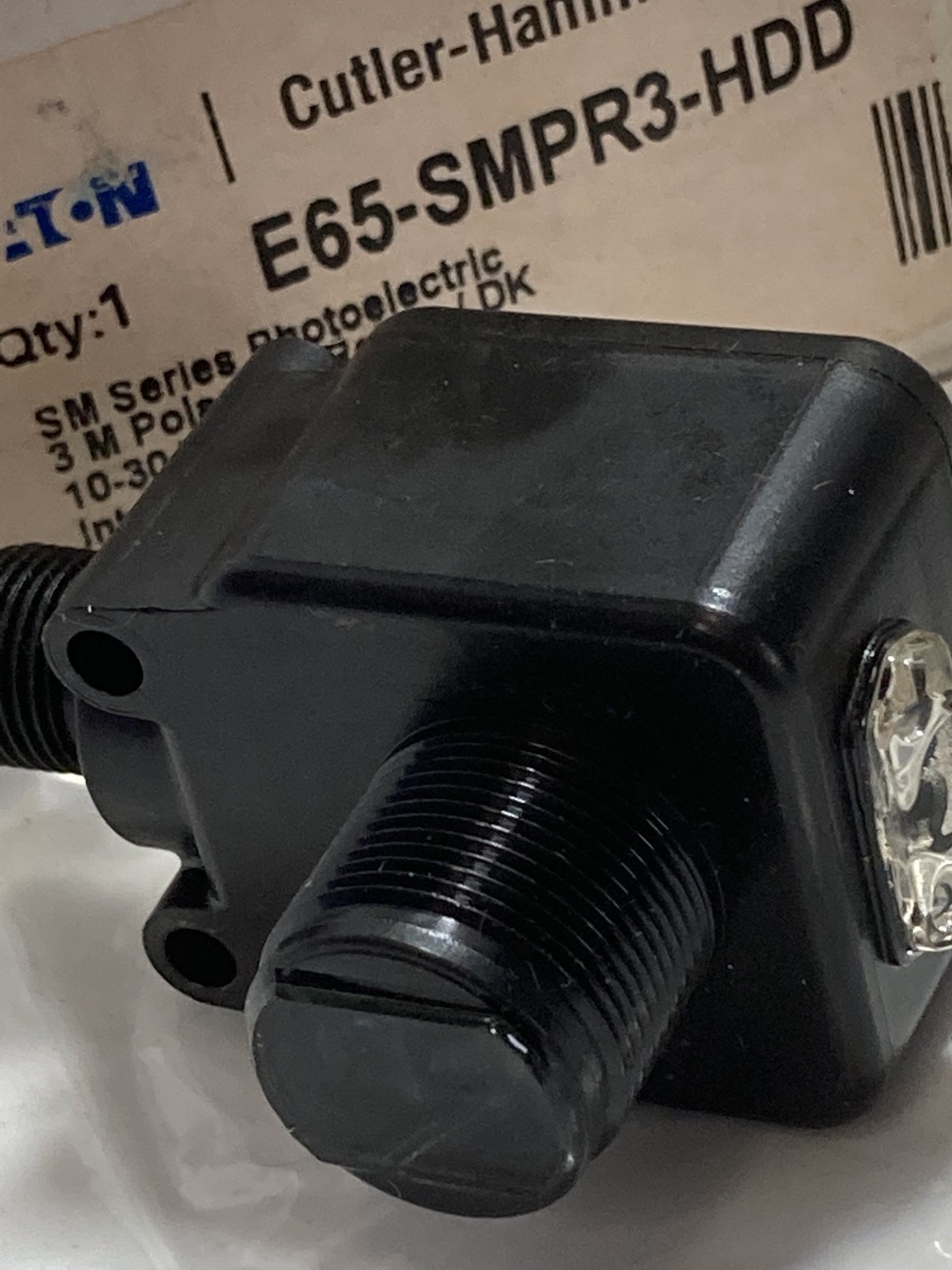 CUTLER HAMMER E65-SMPR3-HDD PHOTOELECTRIC POLARIZED REFLEX 10-30VDC NIB