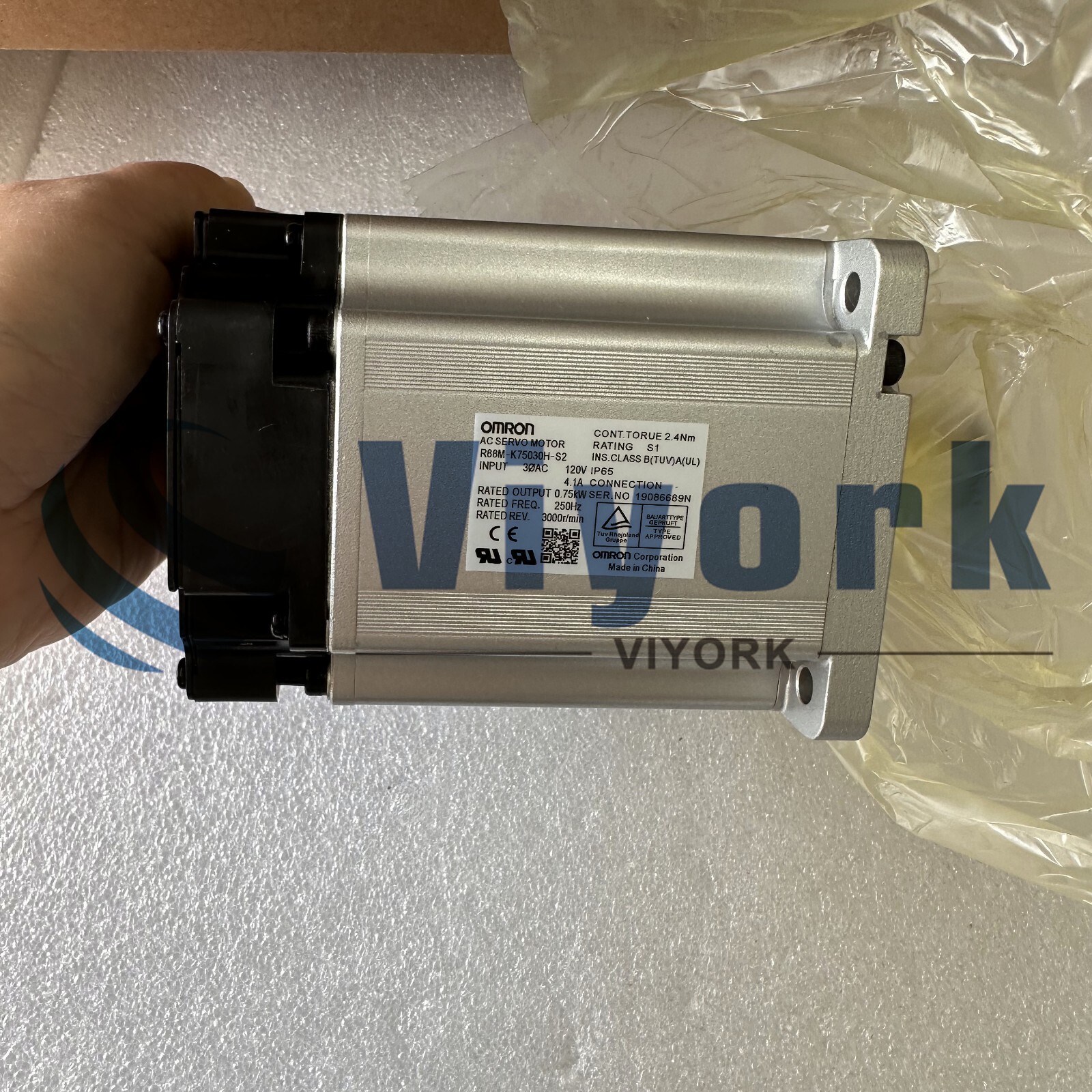 Omron R88M-K75030H-S2 AC SERVO MOTOR 750W 240V 3000RPM INC K MTR NEW