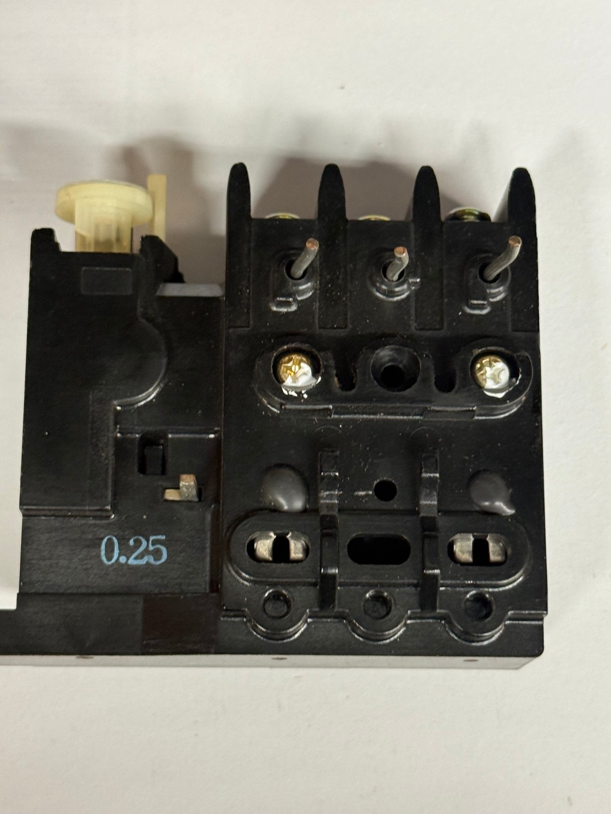 FUJI ELECTRIC RC 3737-1C 0.25 TO 0.5 ARC RELAY