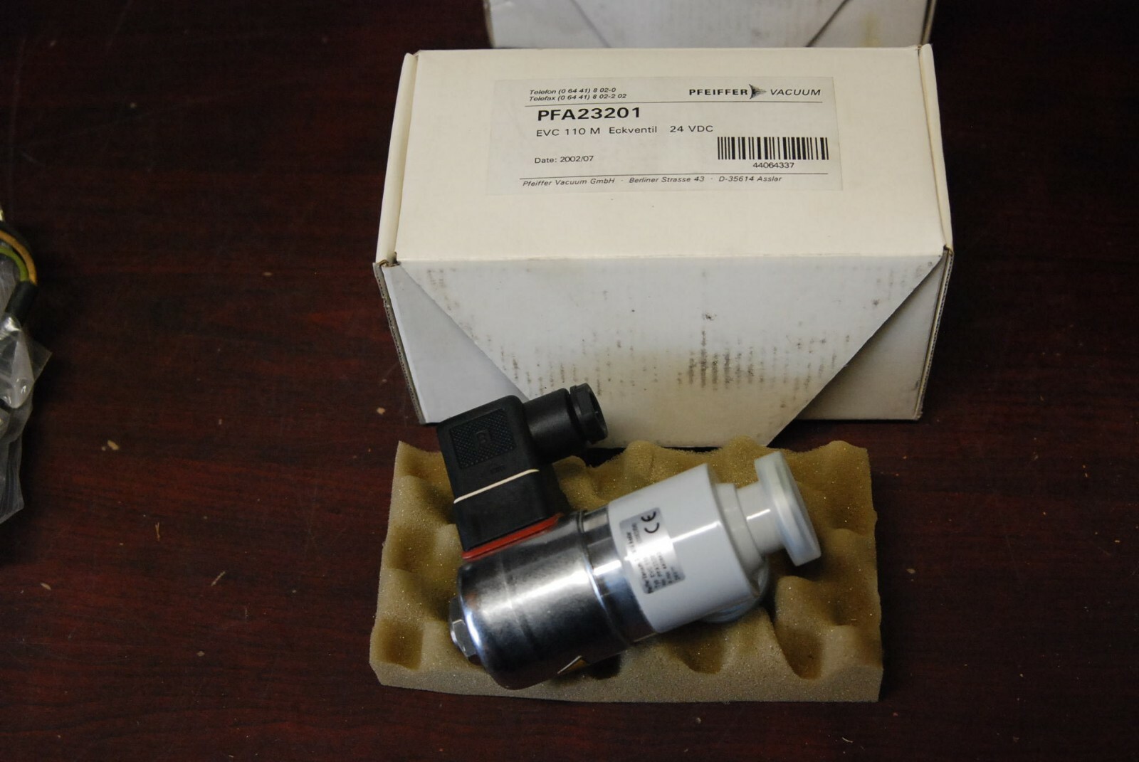 Pfeiffer PFA23201, Right Angle Valve, 24VDC, New in Box