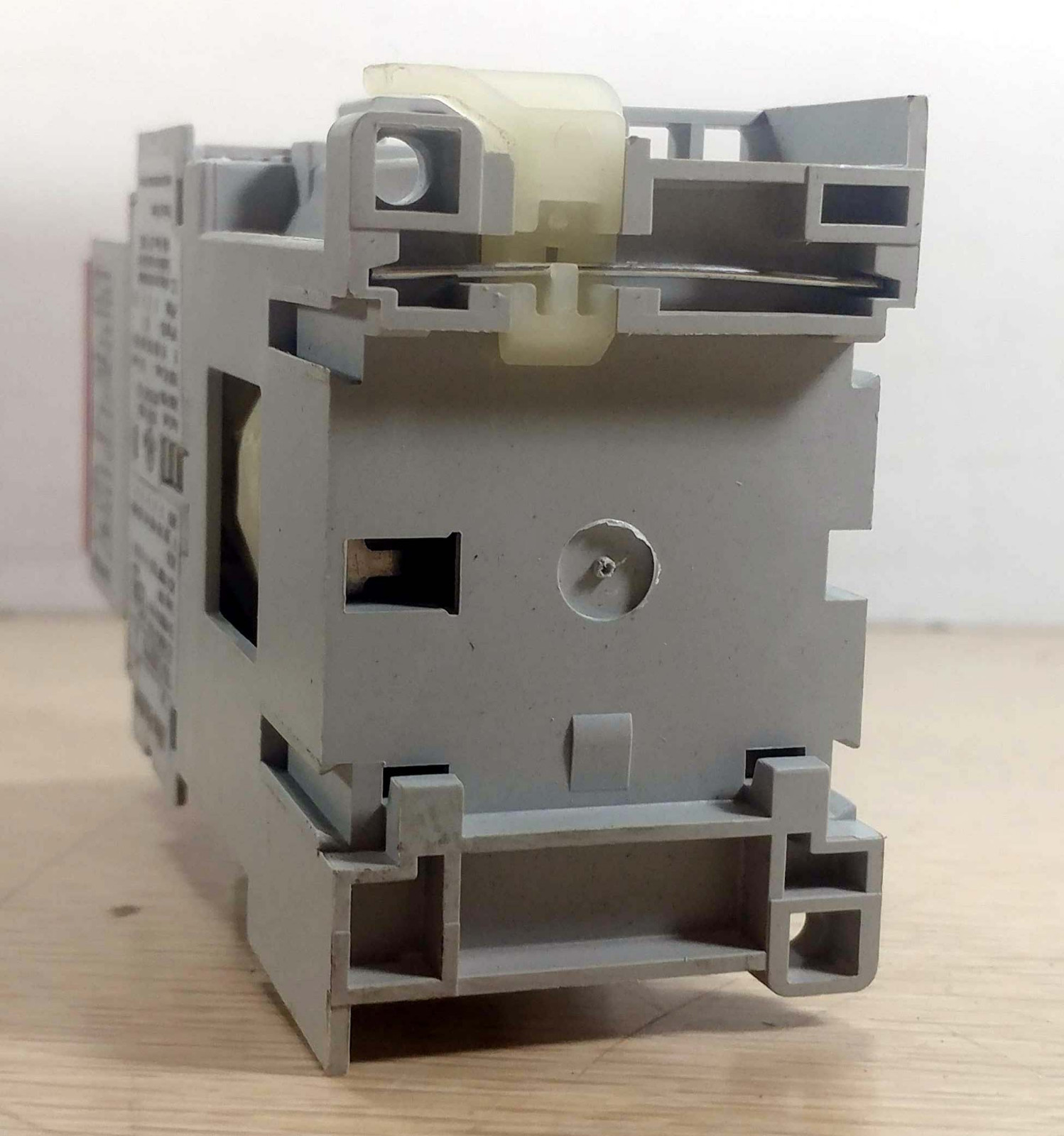 1 NEW ALLEN-BRADLEY 100S-C09DJ05BC SER. A CONTACTOR NIB***MAKE OFFER***