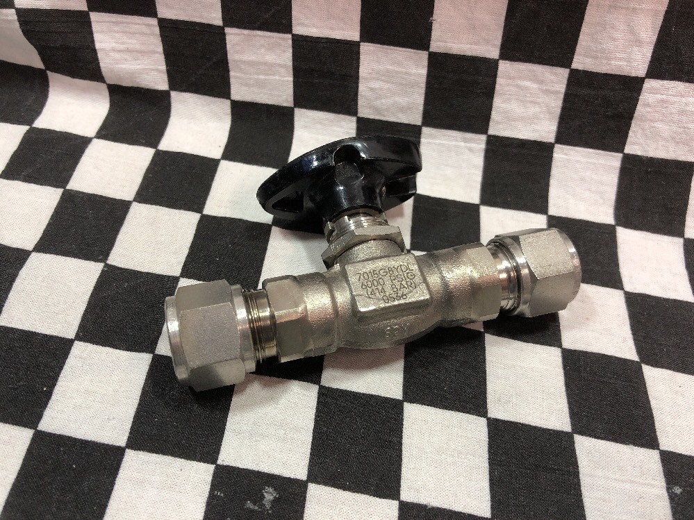 HOKE BALL VALVE 1/2″ TUBE, 7015G8YDL, SHIPSAMEDAY BOX 8 “A3”