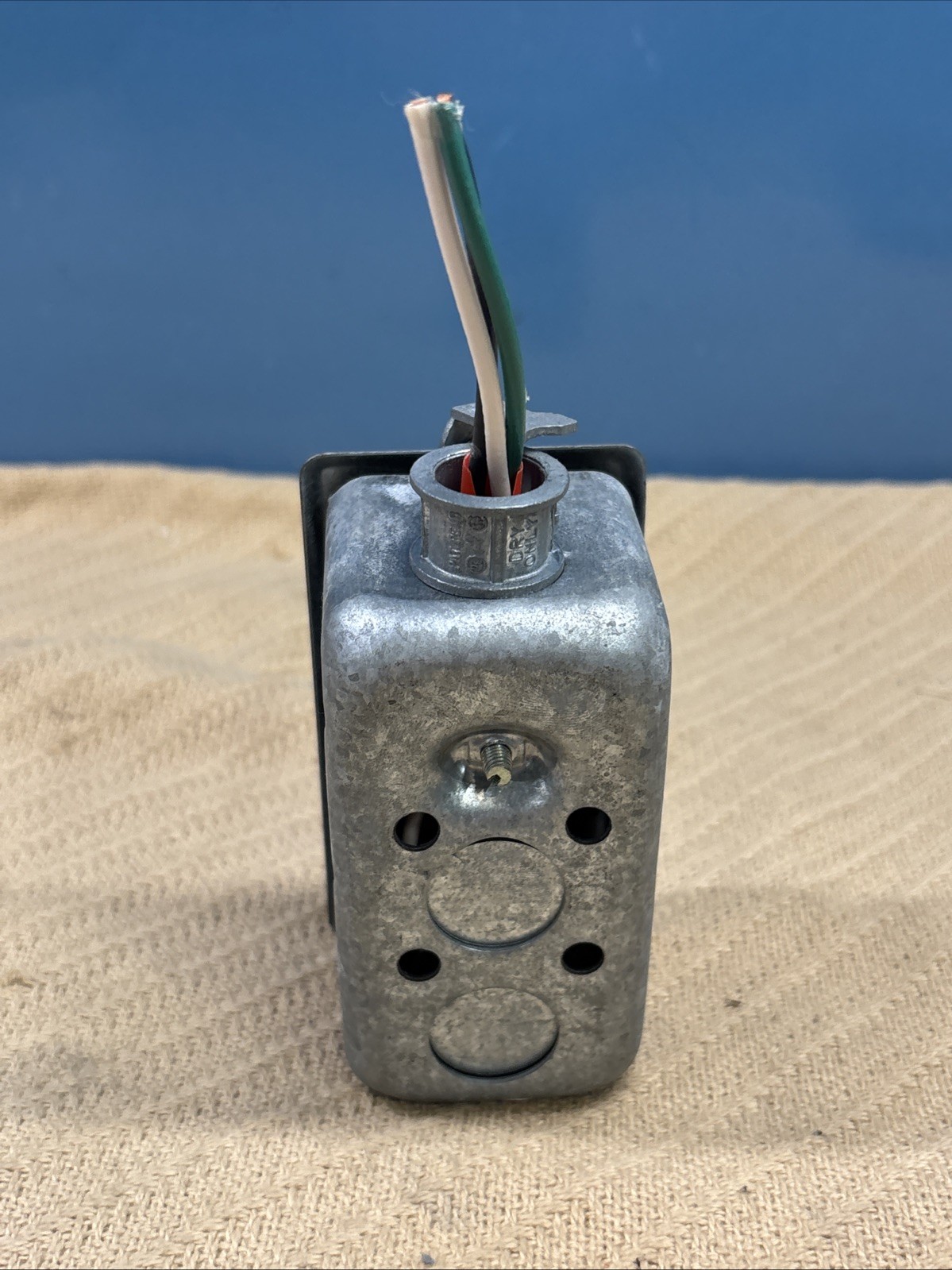 Nema L5-20-R 20A 125V Outlet Receptacle w/ Housing
