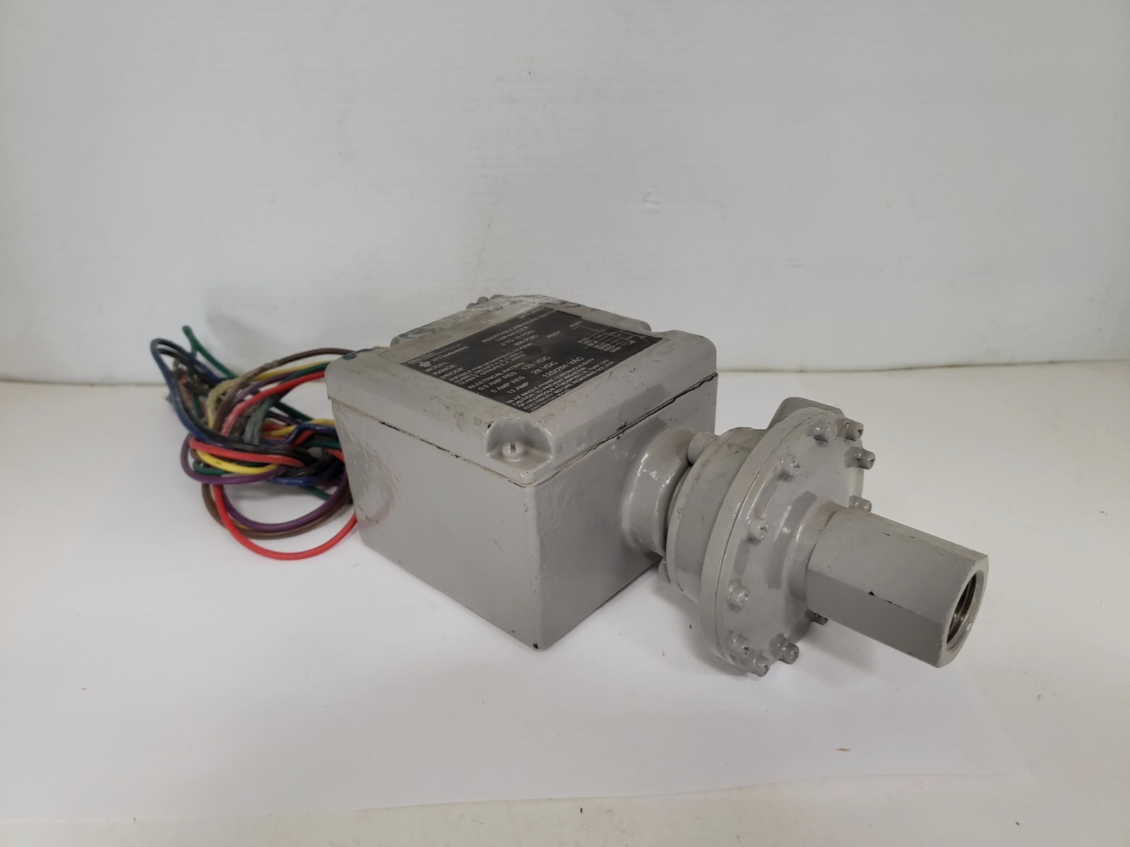 ITT 110P44CC6A PRESSURE SWITCH NEO-DYN ADJUSTABLE 3-15PSI RANGE