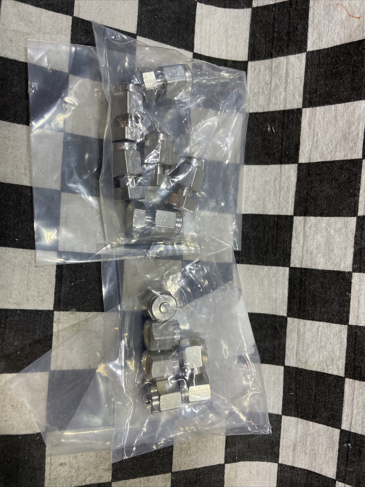 SWAGELOK SS-200-P, SS-200-C, SS-200-6, SS-200-9, TEE UNION 1/8″, LOT OF 24 #YB18