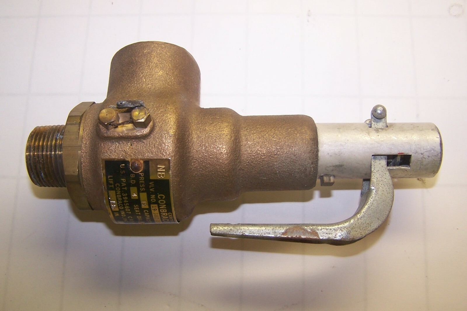 CONBRACO 3/4″ SAFETY RELIEF VALVE 15 PRESSURE 295 LBS/HR 19-302-04