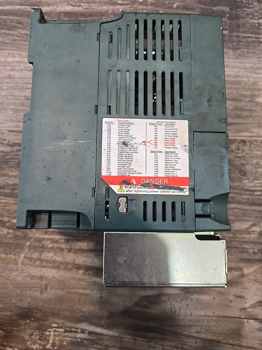 RELIANCE ELECTRIC 6MD20002 6MDBN-8P0101 3PHASE 200-240V 48-63HZ 9.5AMP 2HP