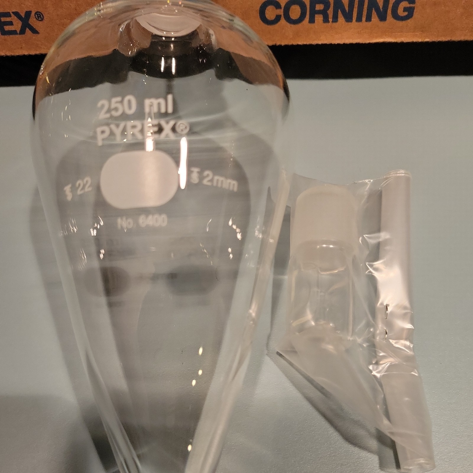 Corning Pyrex 6400 250 Squibb Separatory Funnel 250 mL – NEW – 1 pack.