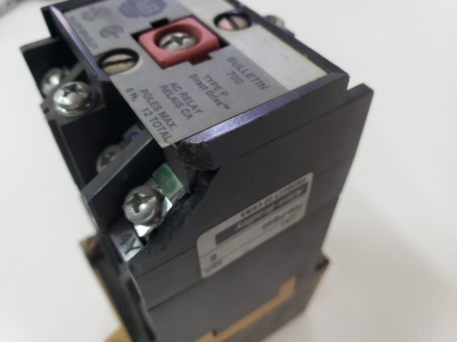 Allen-Bradley 700-P400A1 Ser. B Relay 700-PB40 120v