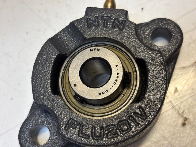 2 Quantity NTN 3″ 2 Bolt Flange Bearing with 1/2″Insert | FLU201V | (2 Quantity)