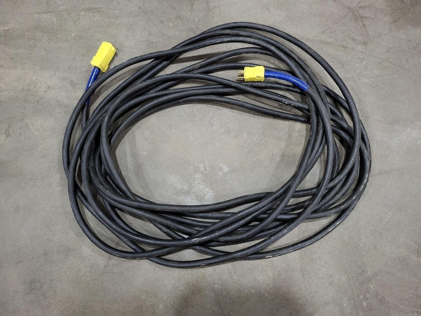 SOUTHWIRE 60 ft SOOW Power Extension Cord 12/3 AWG 15A 125V – Wire & Cable