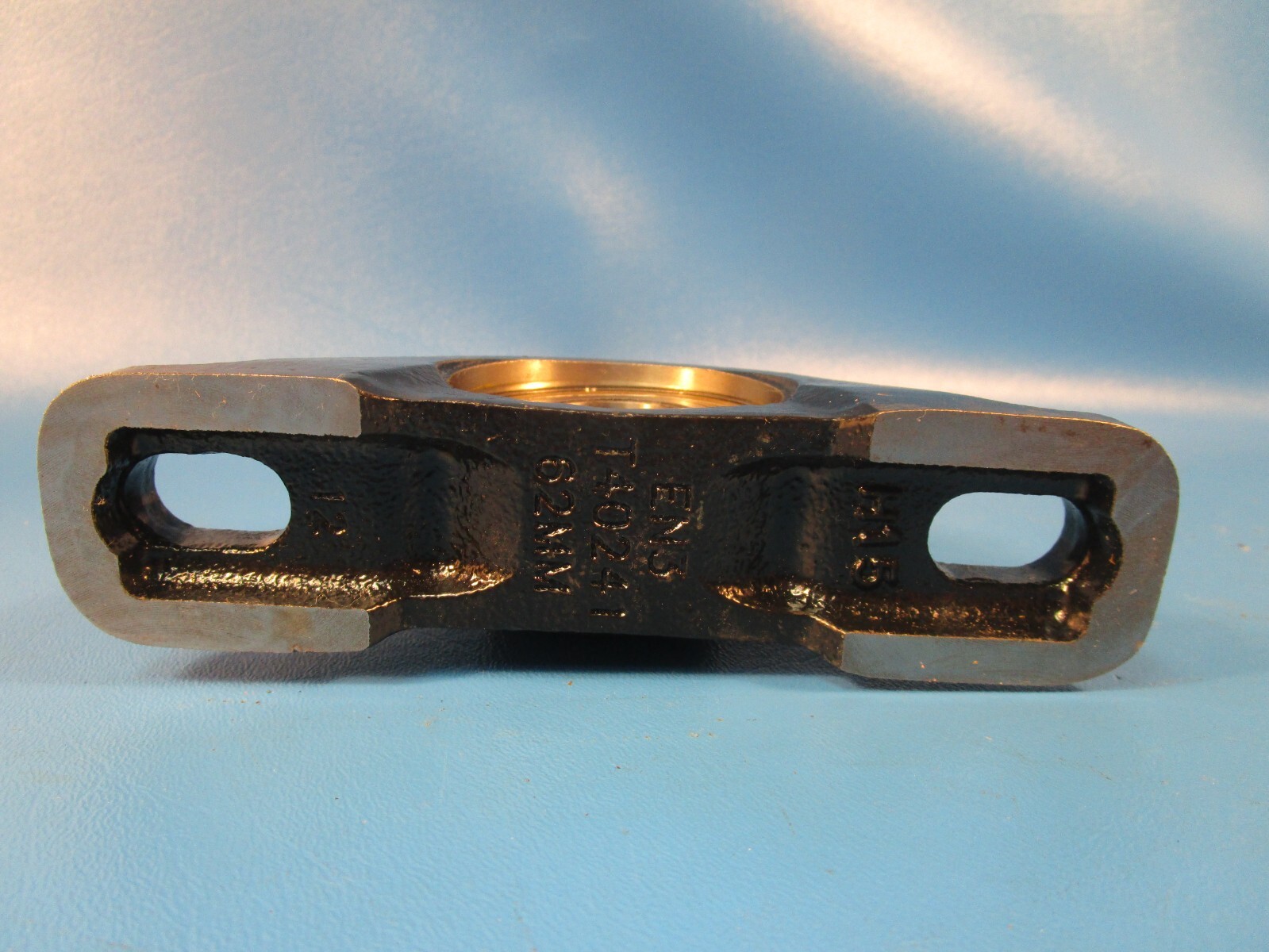 TIMKEN VAS 1 1/8″ Fafnir Pillow Block Mounted Bearing, 2 Bolt, Eccentric Locking