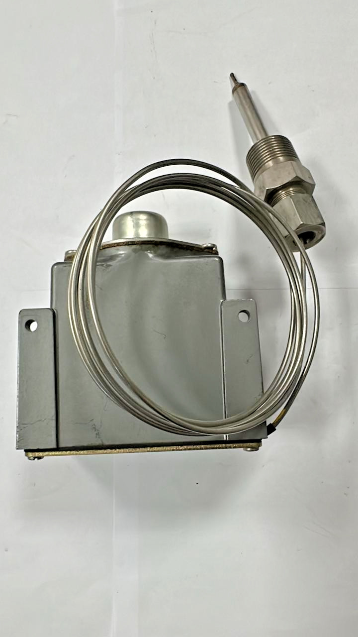 UE UNITED ELECTRIC Controls E55 11964 TEMPERATURE CONTROLLER 150-650F 250V-AC