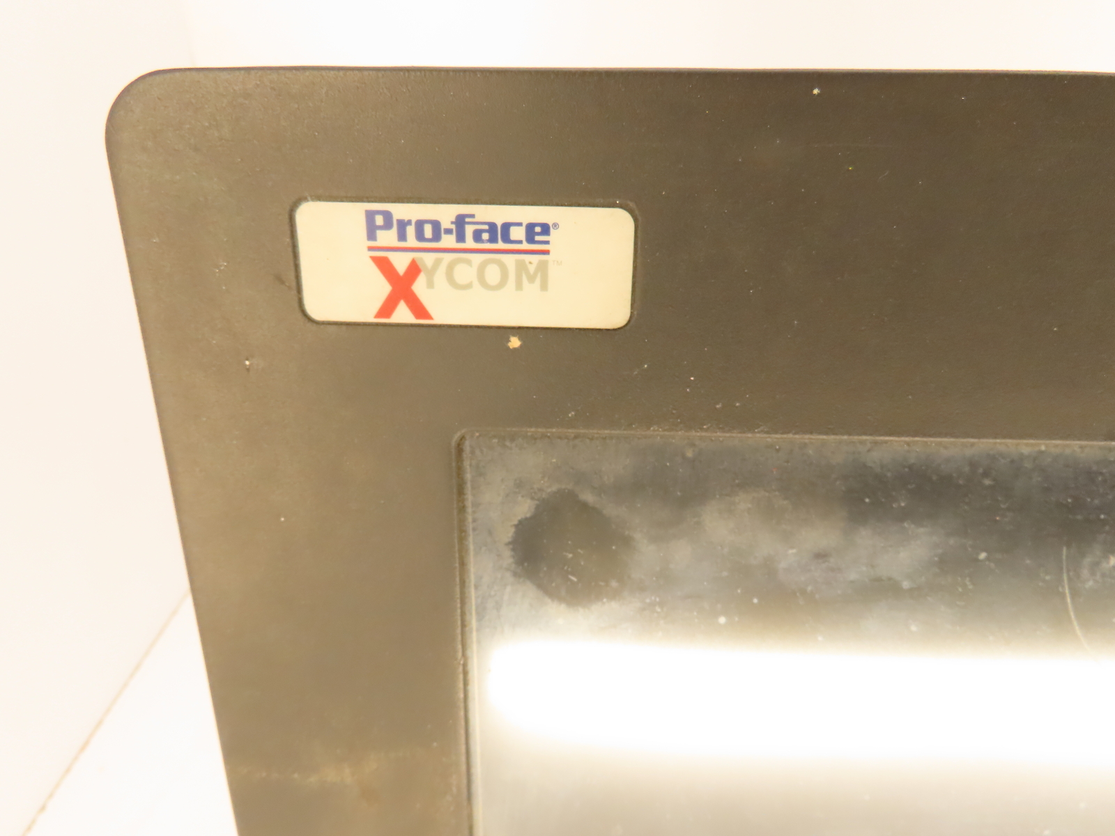 Xycom Automation Proface 5015R2-01000002011 5015T/R2 Operator Interface Monitor