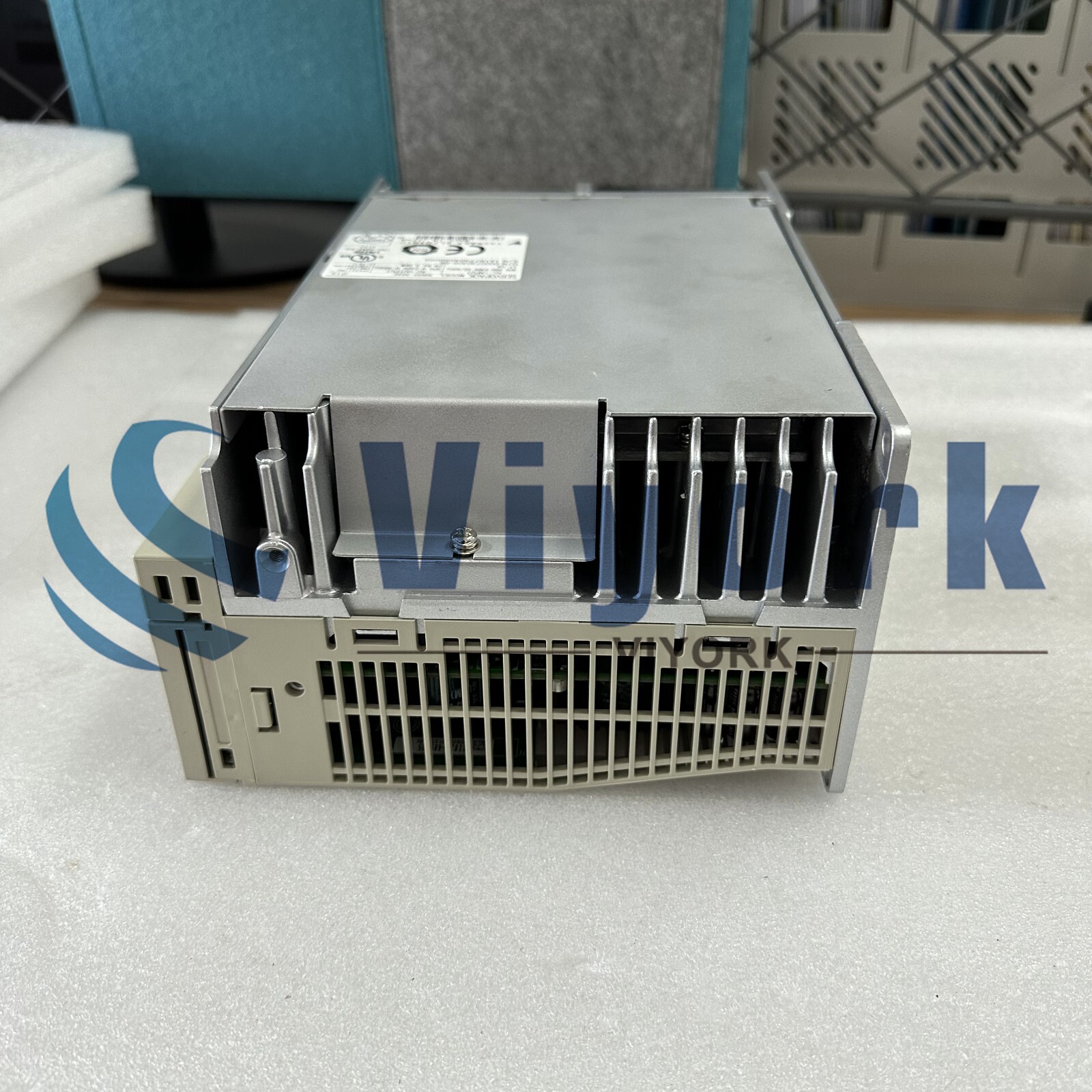 Yaskawa SGDH-30AE SERVO DRIVE 3KW 24.8AMP 0-230VAC 3PH NEW