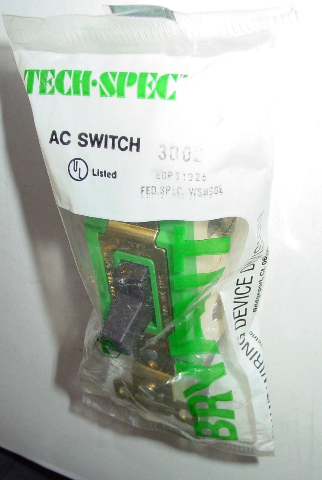 Bryant Toggle Switch Industrial Grade Green Moulded 30 Amp 120/277 USA NOS