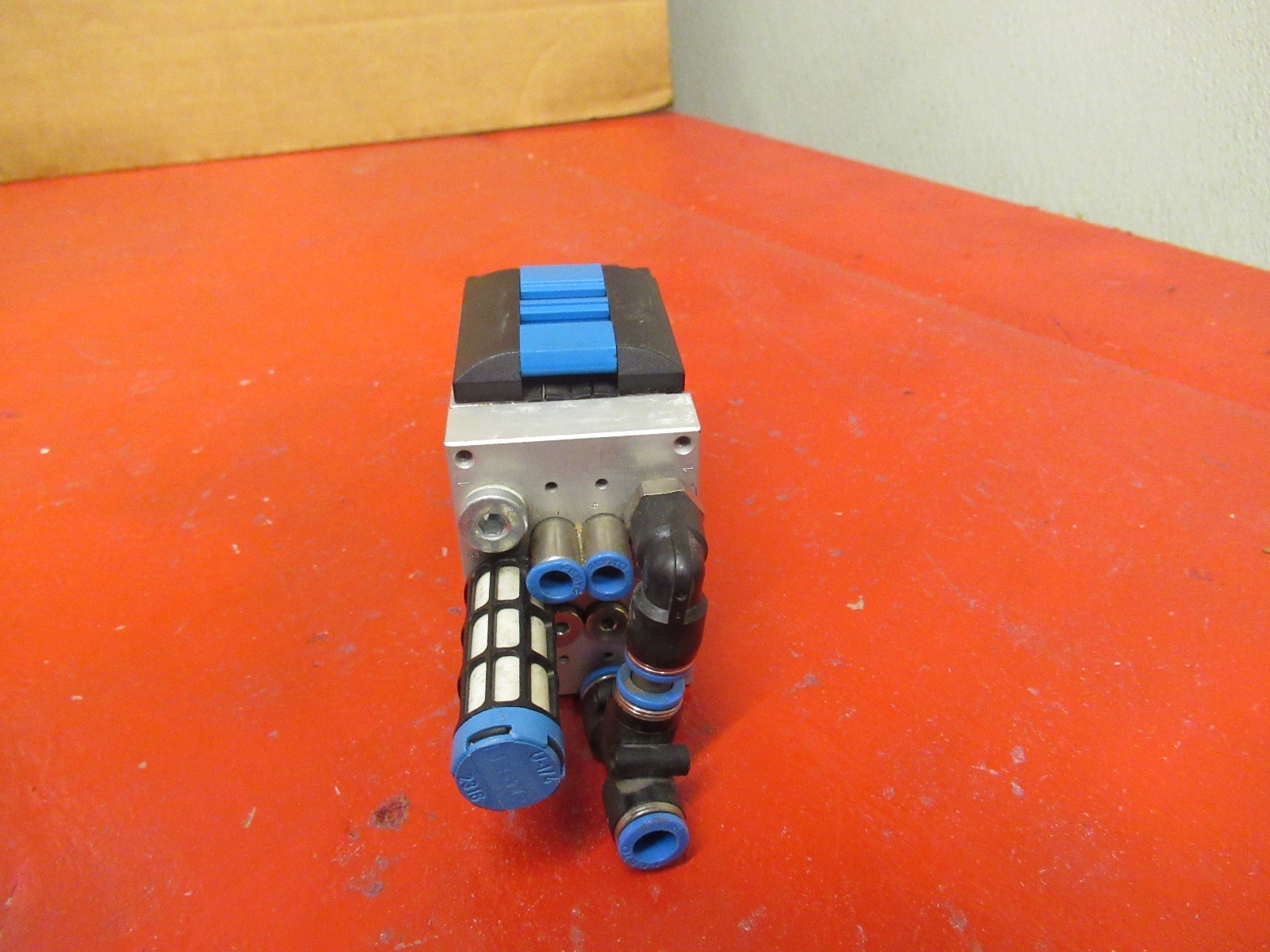 FESTO CPV10-GE-ASI-2-Z 18258 CPV-10-VI 18200 CPV10-VI-P2-M7 161969 USED