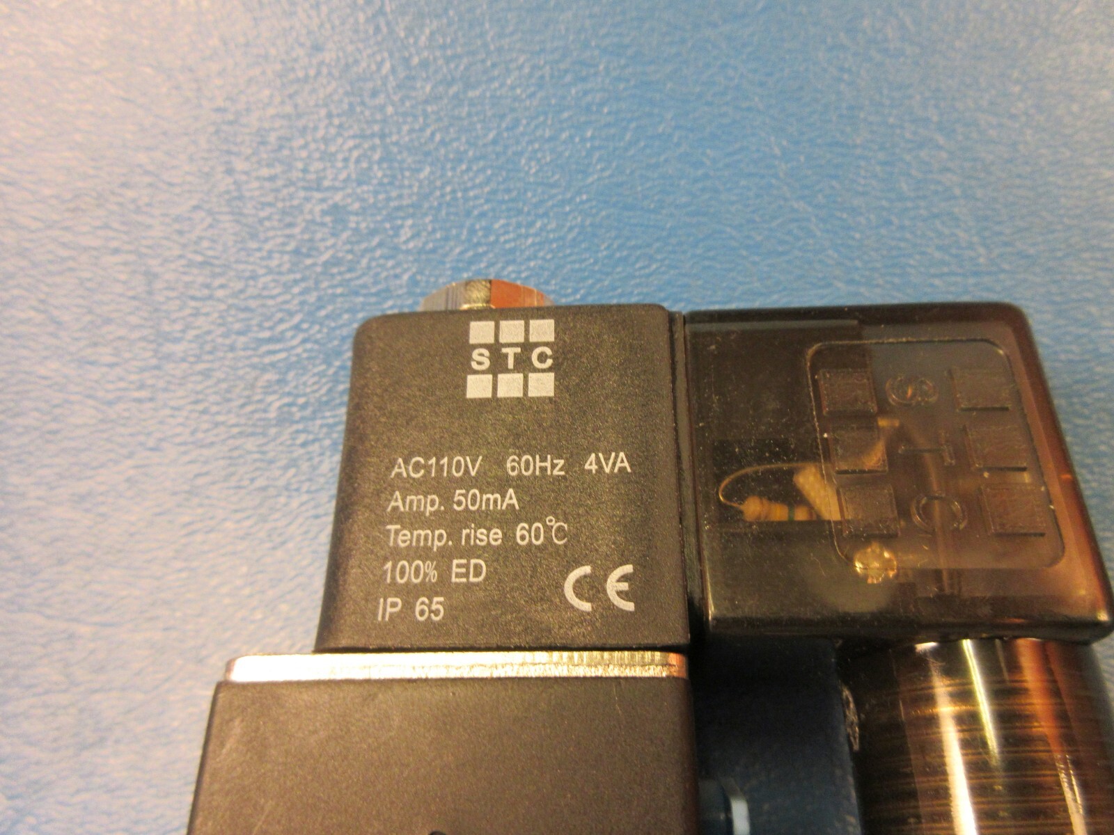 STC 4V210-08, Solenoid Valve, AC110V, 60Hz, Sizto Tech Corporation (AirTAC)