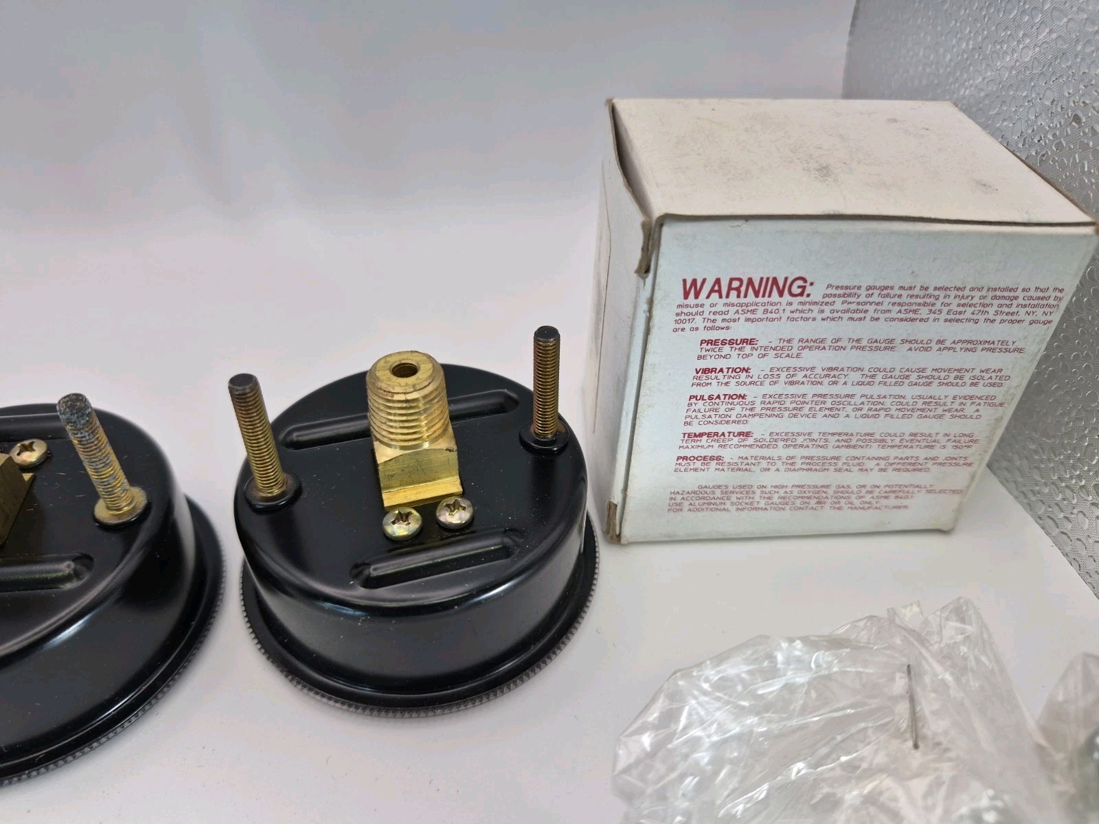 LOT OF 2 NEW ASHCROFT 2.5″ 30 PSI 1/4″NPT PRESSURE GAUGES 25W1001TH *USA 088-03