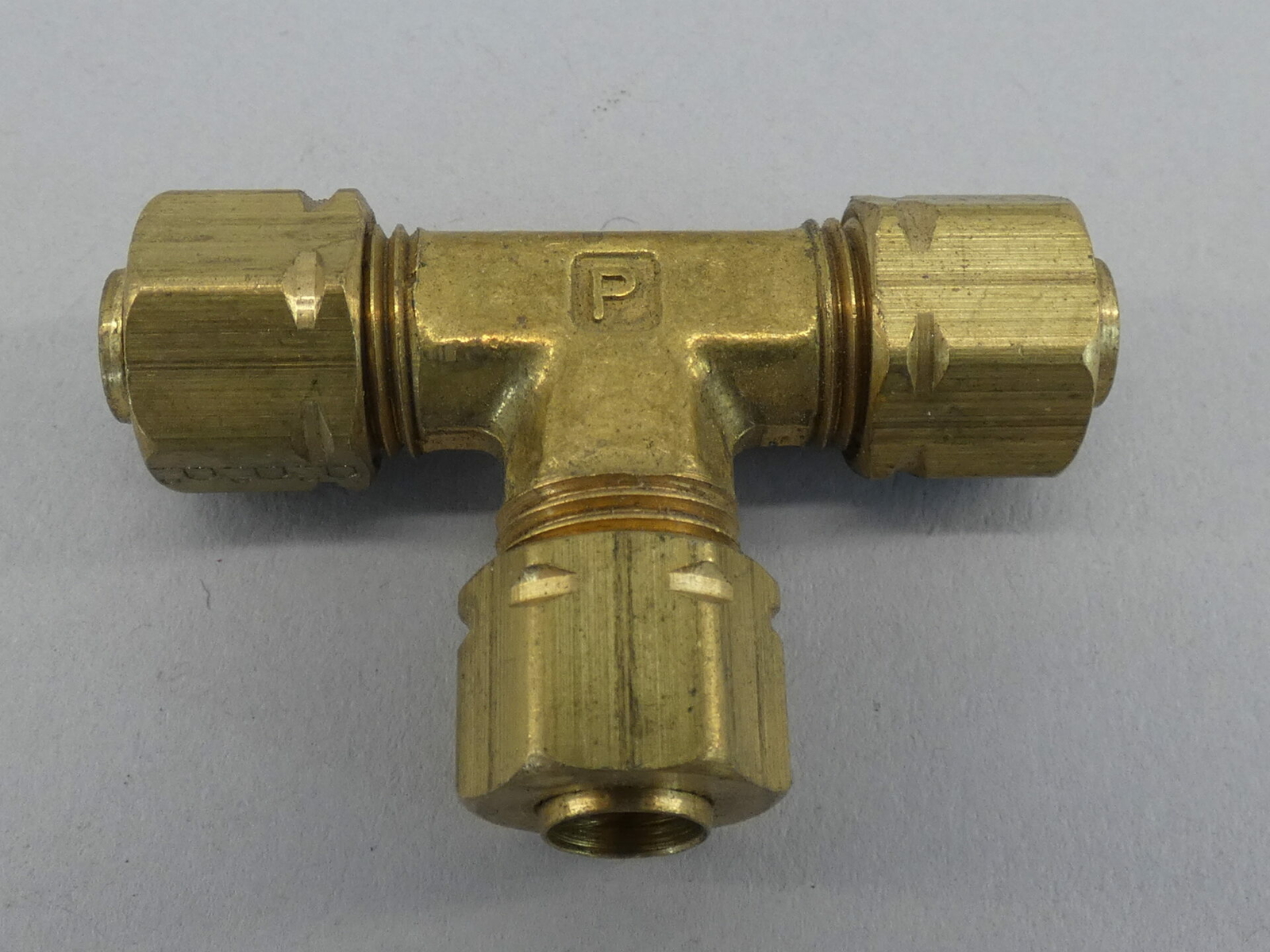 *Lot of 5* Parker Brass Fitting Union Tee Compression 1/4″ Tube 1/2″ Hex – NE…
