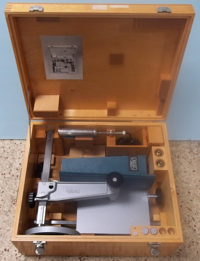 CARL ZEISS AERO-SCHETCHMASTER, LUZ: 113373 WITH ACCESSORIES IN WOODEN CASE.