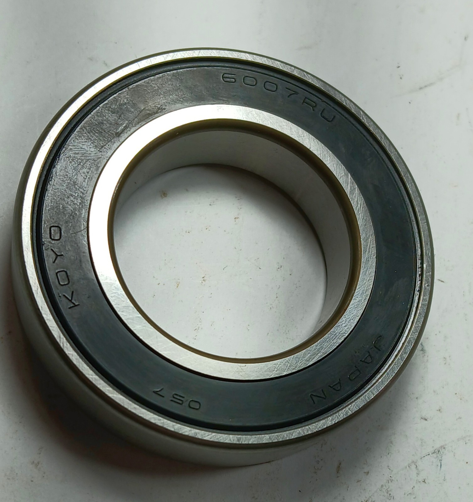 1 NEW KOYO 6007RU 35X62X14MM DEEP GROOVE BALL BEARING NNB ***MAKE OFFER***