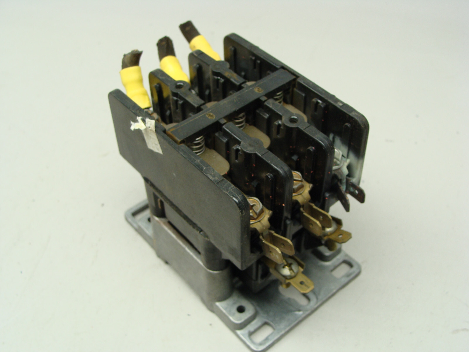 LOT OF 2 GE CONTACTORS WITH 55-B31A COIL 110/120V