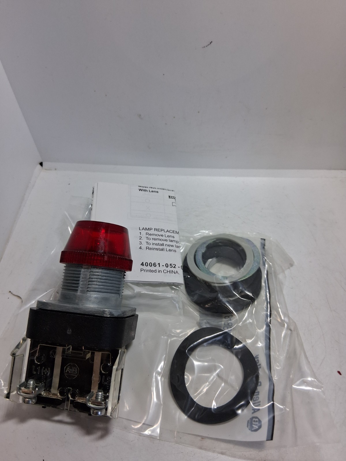 ALLEN BRADLEY 800T-Q10R PILOT LIGHT RED 120V 120VAC/DC SERIES U NNB