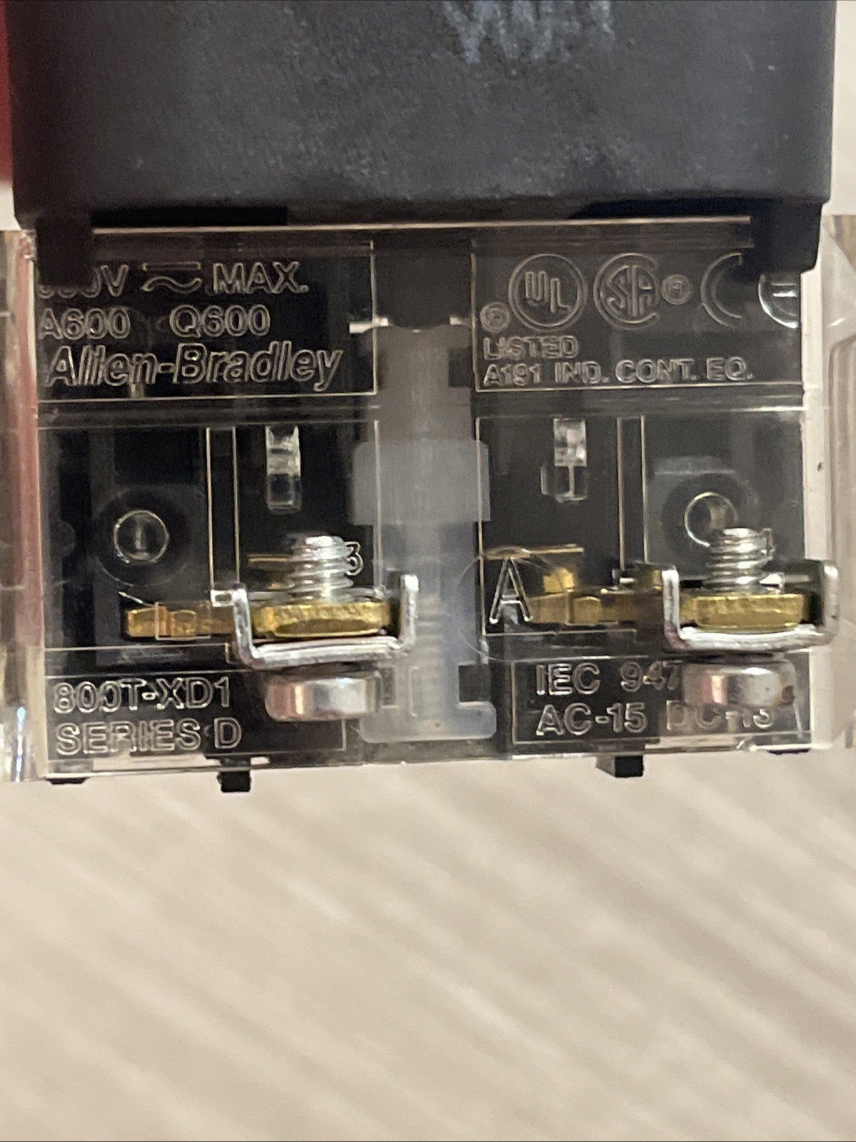 Allen Bradley 800T-FXTQ24AD1 Illuminated Push Button TWIST PULL PUSH