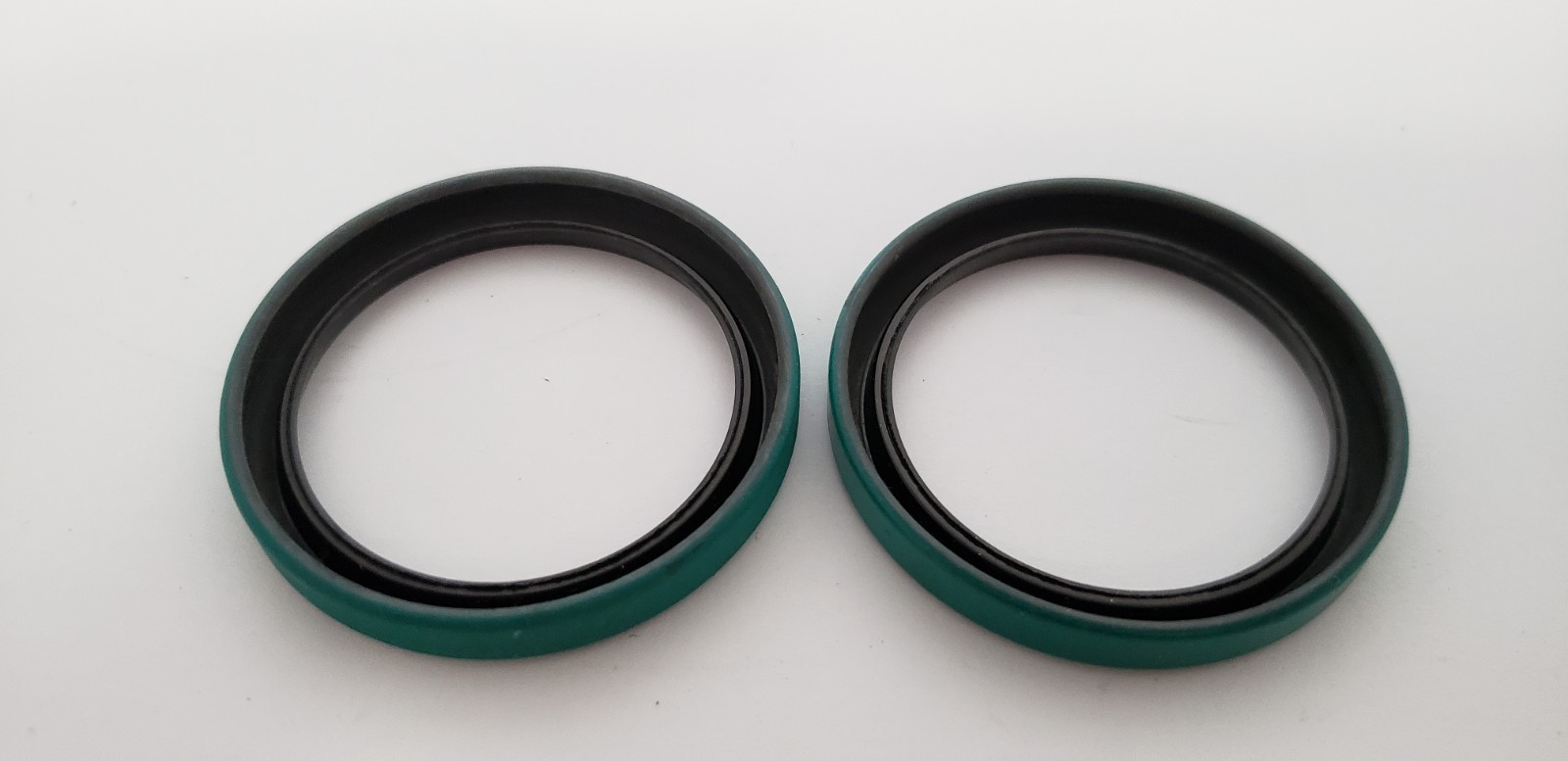 SKF 14810 OIL SEAL, SOLID SINGLE LIP, 1.5″ x 1.874″ x 0.25″, HM14 (LOT OF 2) NIB