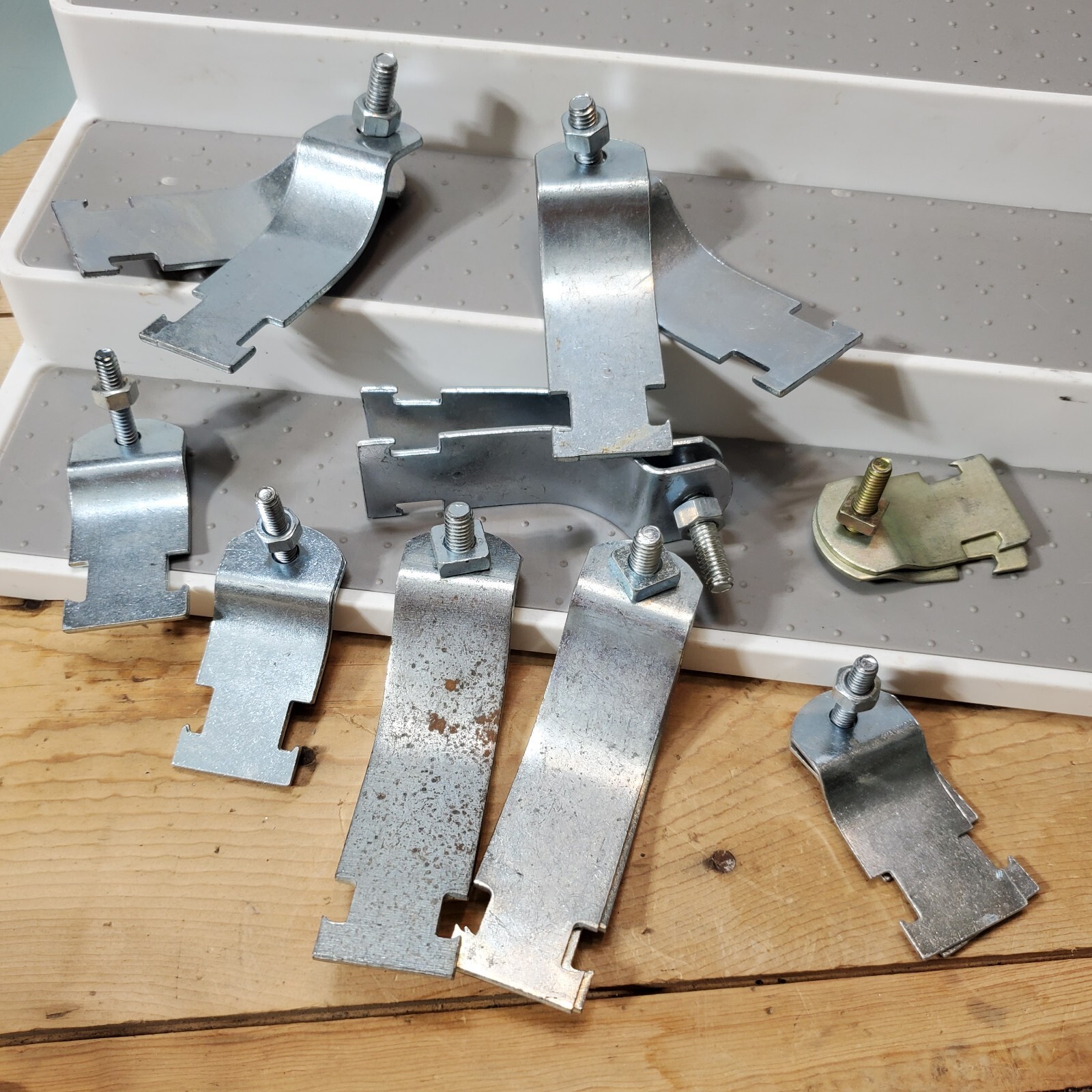 Mixed Lot Rigid Pipe Clamps 9 Steel Strut Clamps 3/4″ – 2.5″