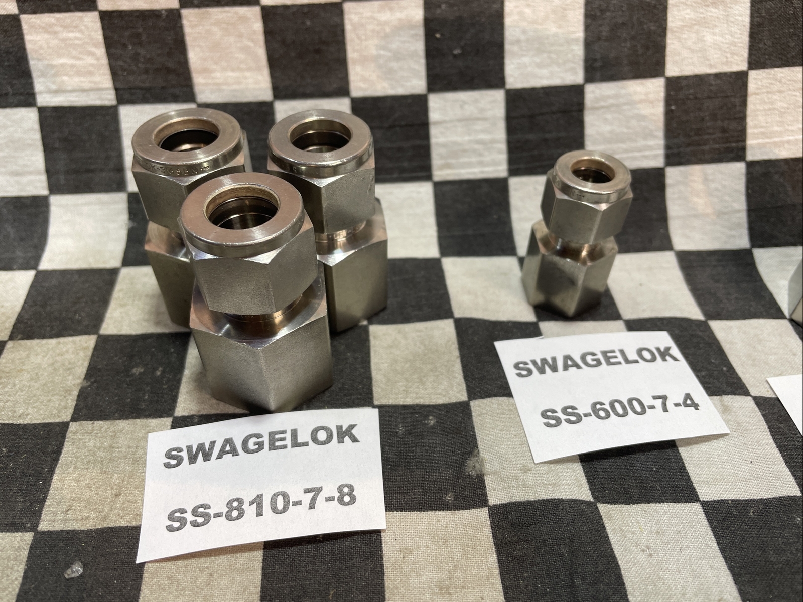 SWAGELOK SS-1210-7-12, SS-1210-7-4, SS-810-7-8, SS-600-7-4, LOT OF 7#1176Z4