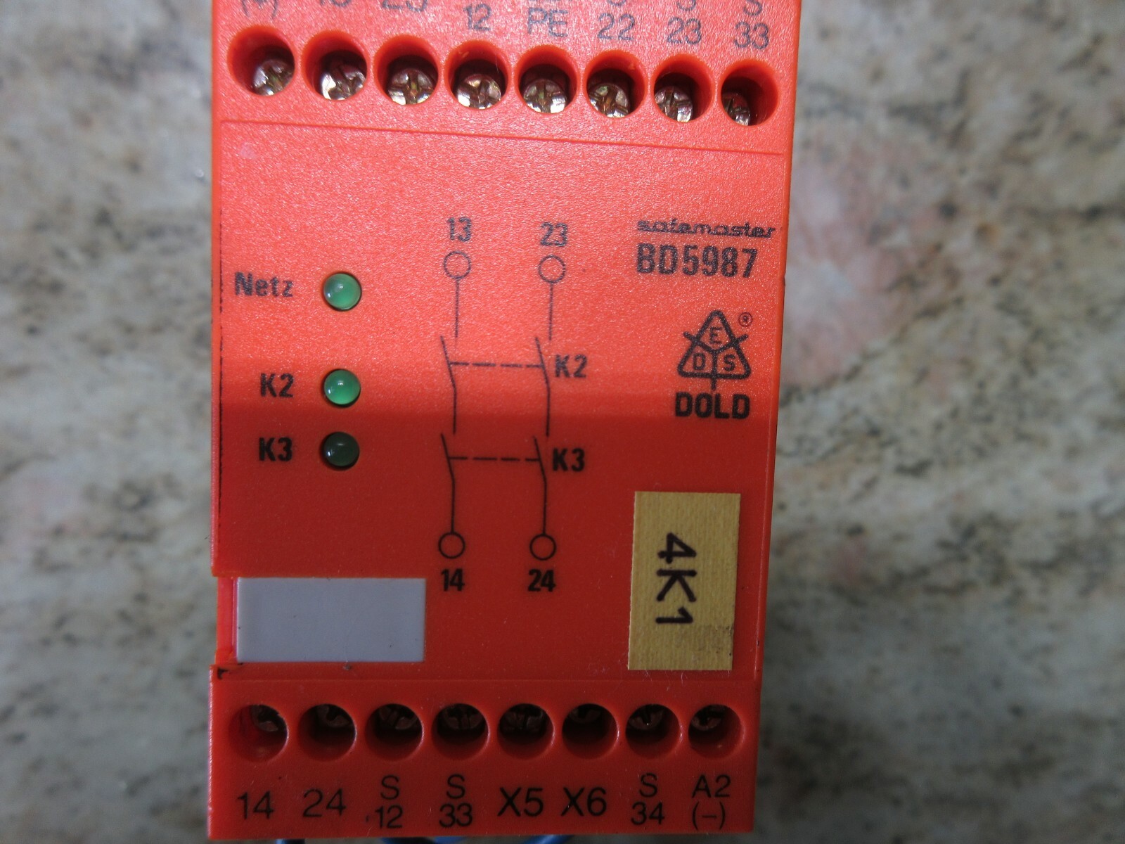 SOATMASTER SAFETY SWITCH BD5987 9095 85 BD 5987.02/001 A1+A2 DC 24V DOLD