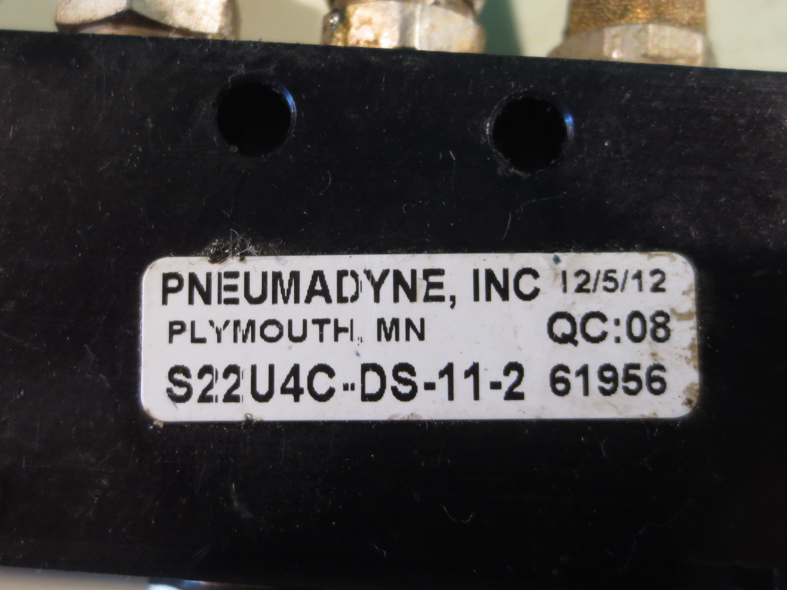 PNEUMADYNE VALVE S22U4C-DS-11-2 61956 G336/2E 3/2 N.C.