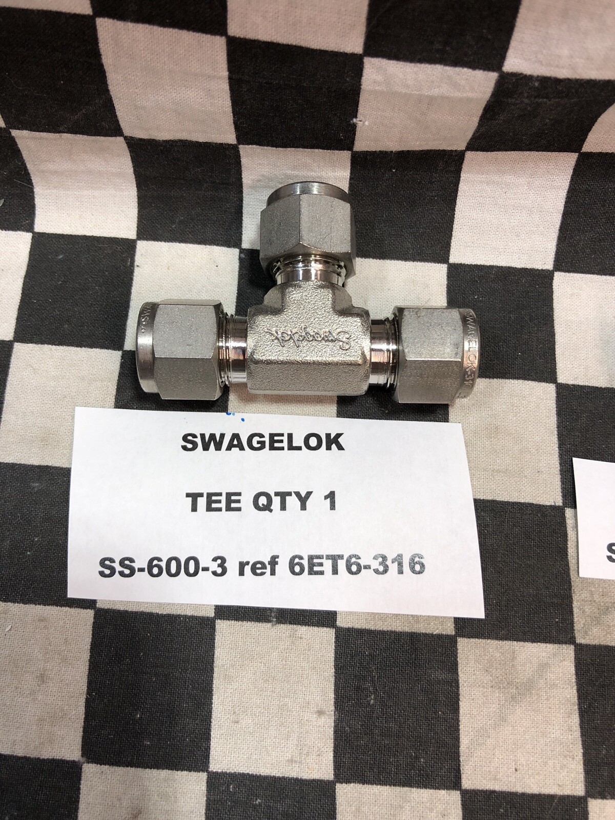 PARKER/SWAGELOK TEE ELBOW 3/8″, 6EE6-316, SS-600-3, SS-600-6, LOT OF 5#1649V3