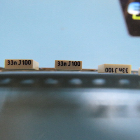 ARCOTRONICS R82EC2330DQ50J Qty of 200 per Lot FILM CAPACITORS 100VOLTS 0.033UF