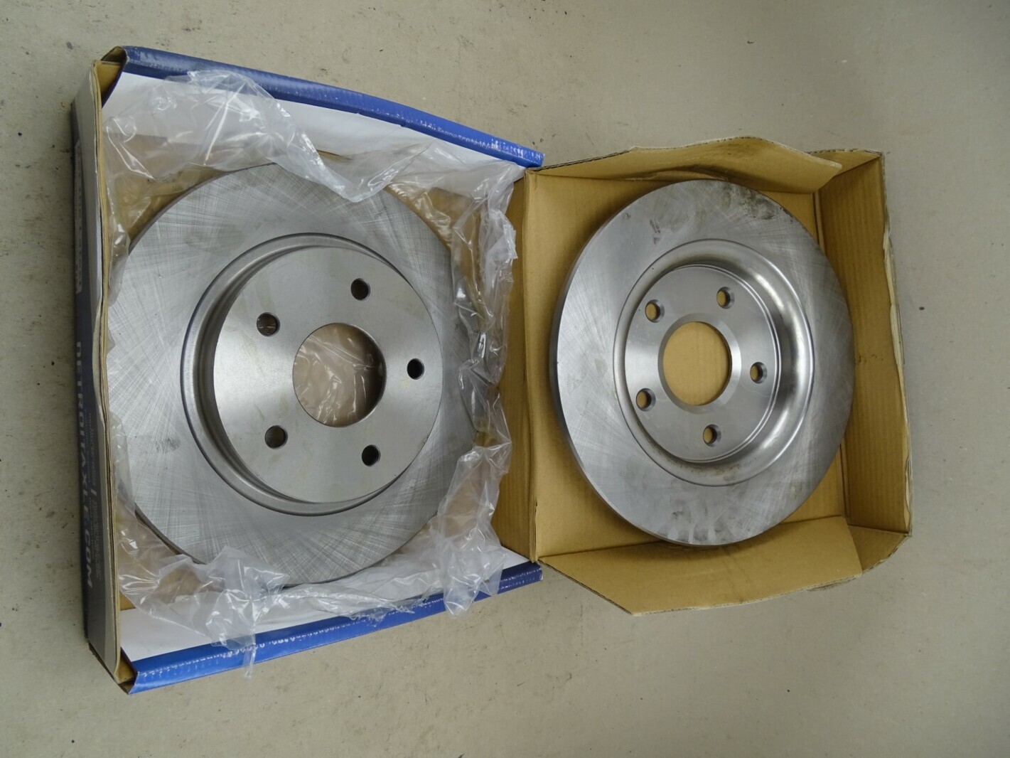 Detroit Axle Premium Brake Rotor (2pc), R-53050