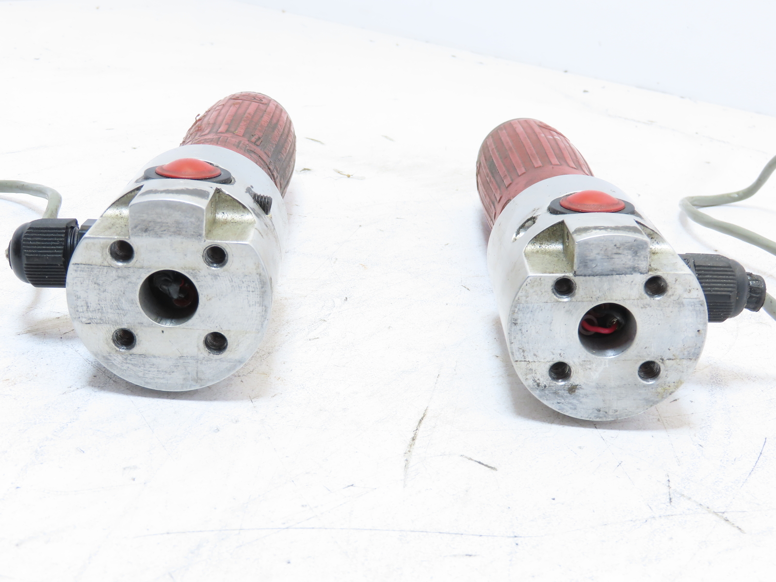 Chicago Pneumatic 2-Hand Safety Thumb Switch Left/Right Set 1-N.O. Contact