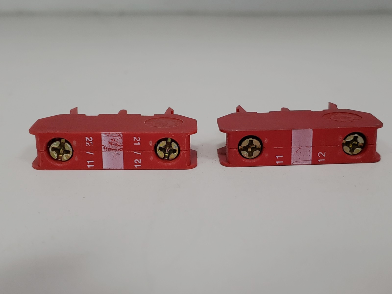 ERSCE C01B CONTACT BLOCK RED 1NC 230V (LOT OF 4)