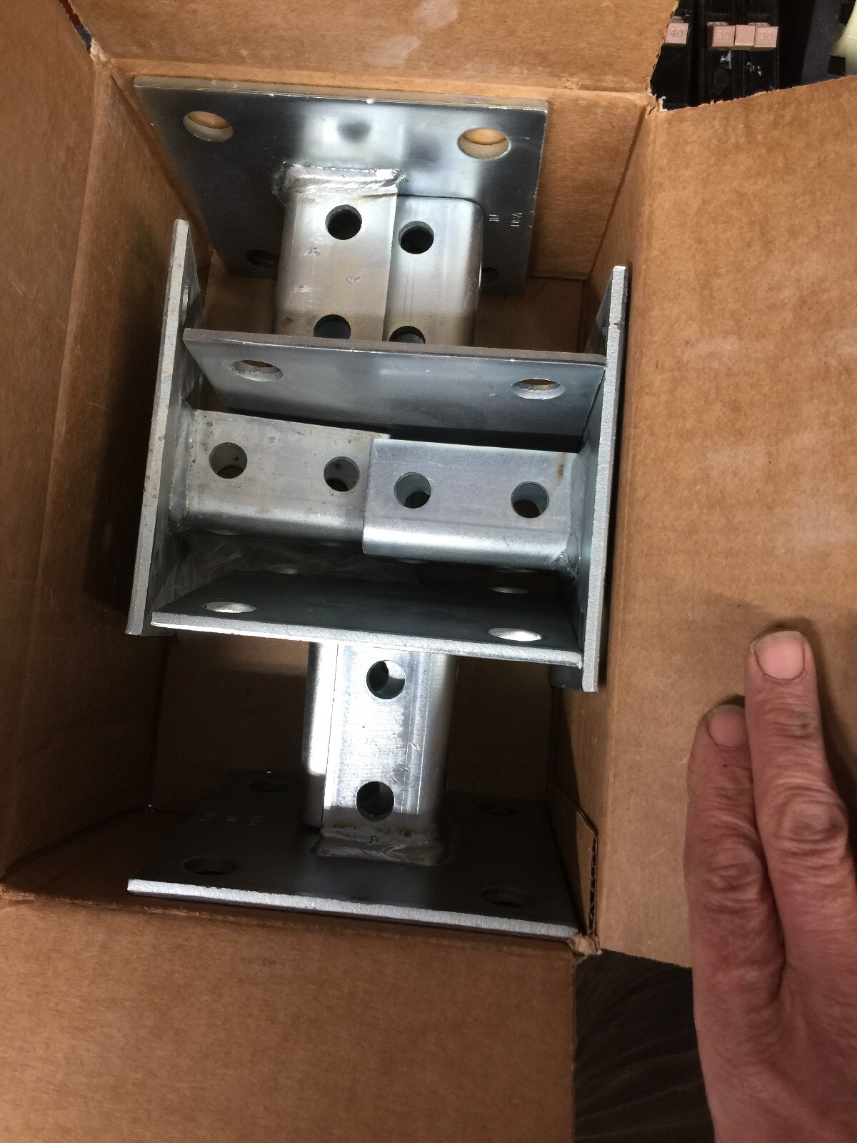 (6) PHOENIX P14 0000EG 4 HOLE SQ. 3-1/2″ POST BASE SINGLE CHANNEL EG